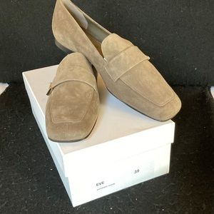 Women’s Lafayette eve suede loafers 8.5